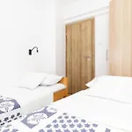Lina 1 Apartament