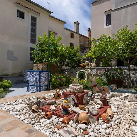 Апартаменты Lina 1 *