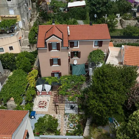 Апартаменты Lina 1 Мали-Лошинь