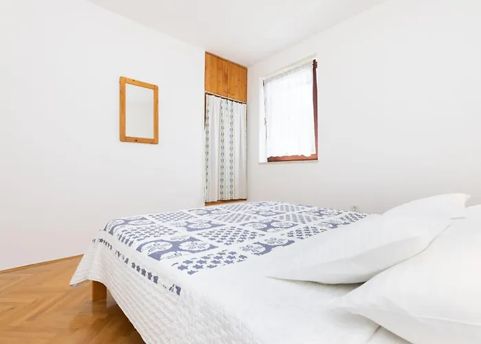 Апартаменты Lina 1 *