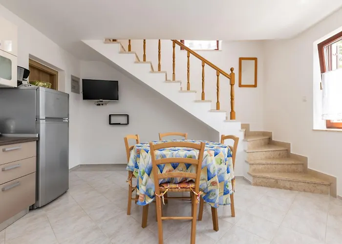 Апартаменты Lina 1 Мали-Лошинь