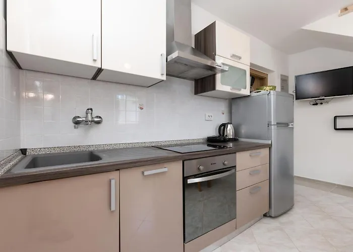 Апартаменты Lina 1 *