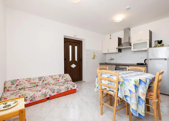 Апартаменты Lina 1 Мали-Лошинь