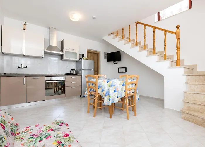 Lina 1 Мали-Лошинь