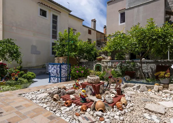 Апартаменты Lina 1 *